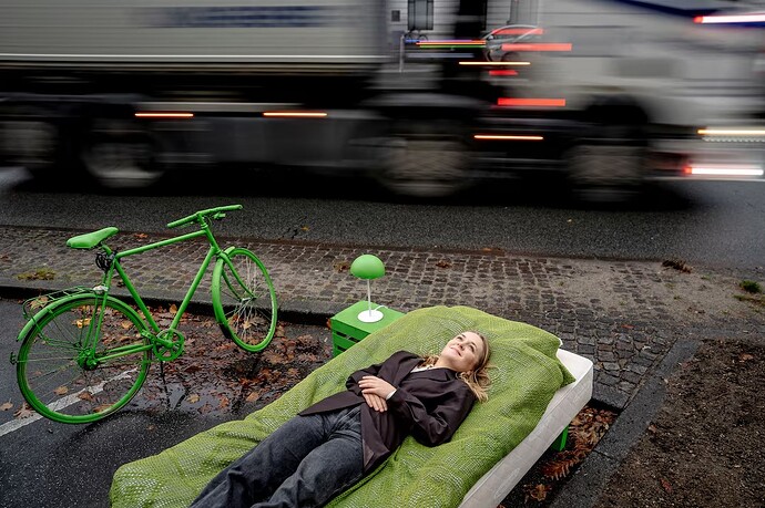 1762381290269449609787136879737